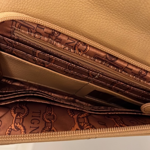 Tignanello bag! - Picture 8 of 8